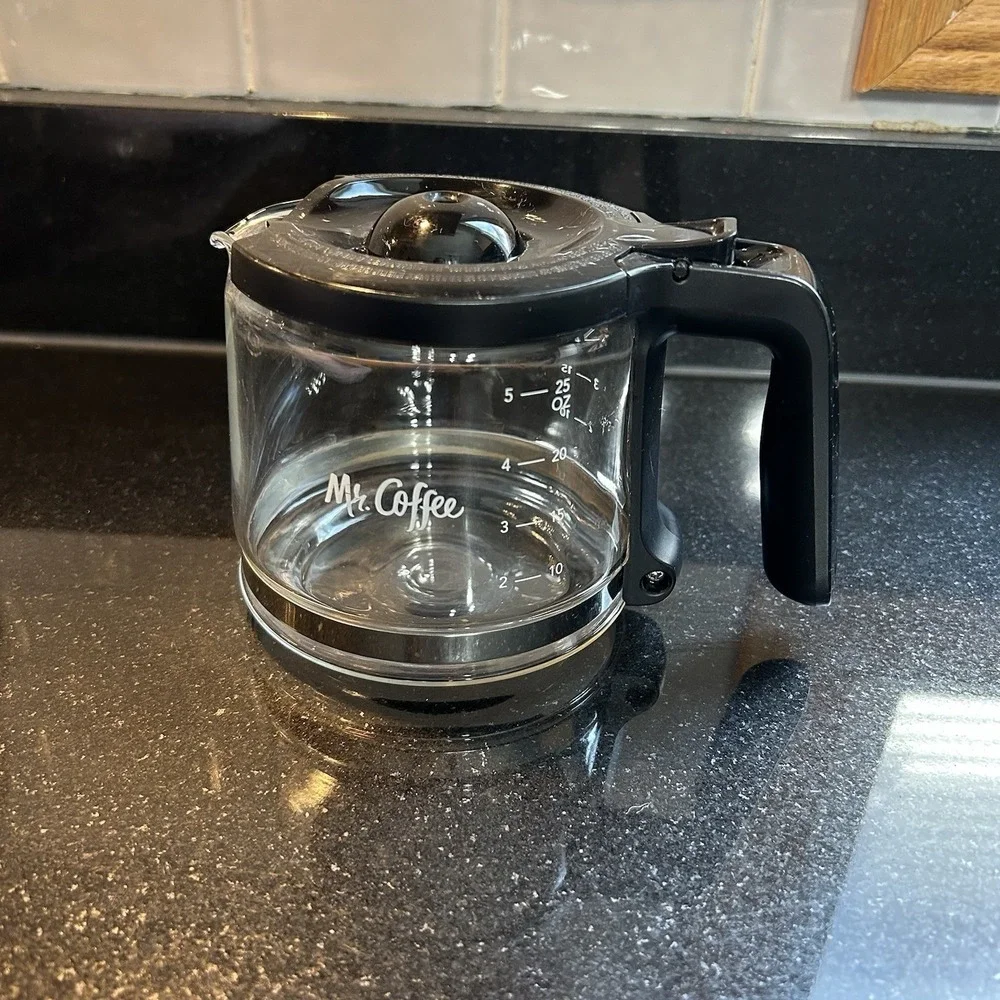 Mr. Coffee 5 Cup Glass Pot Carafe Replacement Decanter Black Lid and Handle 25oz